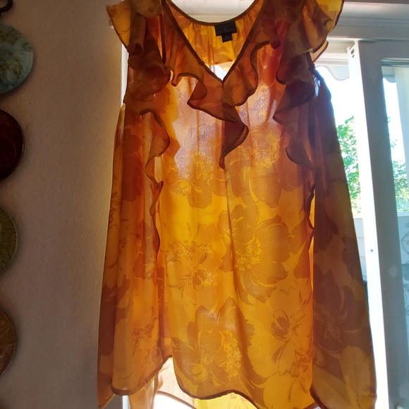 Sleeveless casual Vneck blouse - Picture 3 of 3